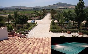 Villa delle Palme Delfina - parking Piscina a 10 minuti dal centro e dal mare